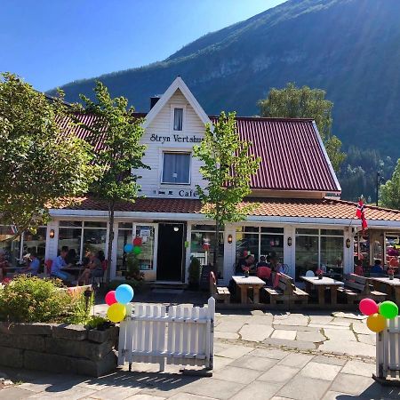 Stryn Kaffebar & Vertshus Esterno foto