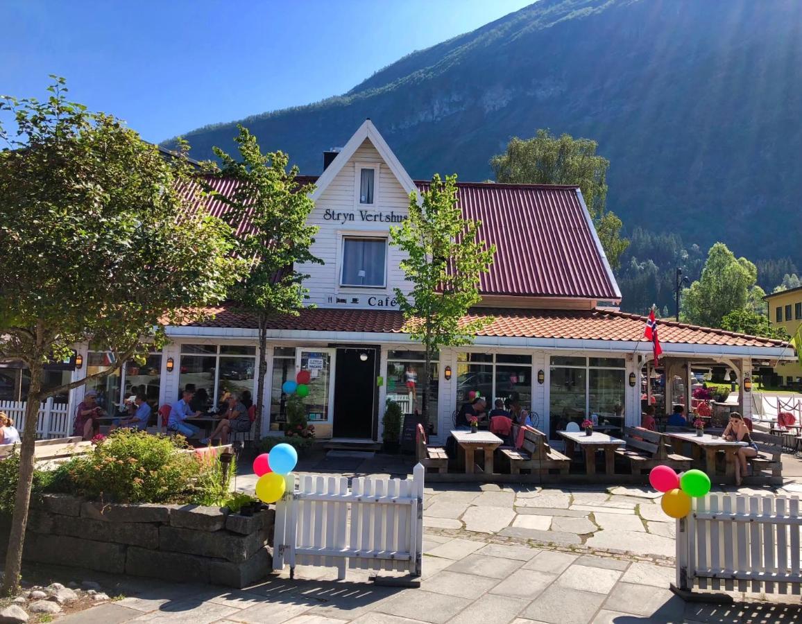 Stryn Kaffebar & Vertshus Esterno foto