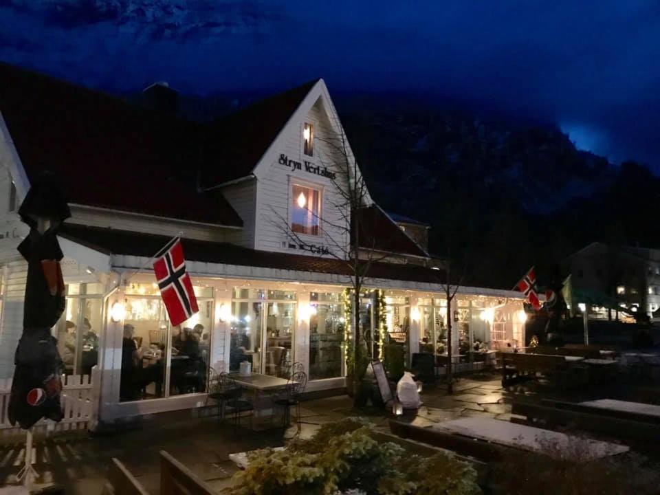 Stryn Kaffebar & Vertshus Esterno foto